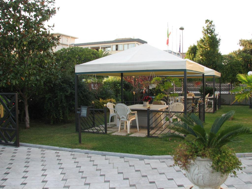 Hotel Smeraldo Lido di Camaiore Ngoại thất bức ảnh